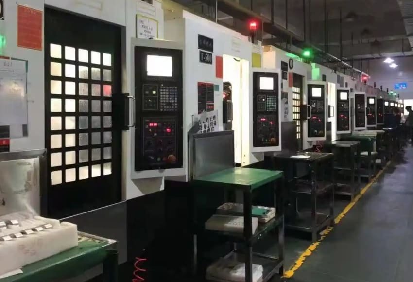 CNCPOR's CNC machining workshop