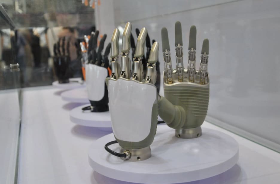 Different types of dexterous hands