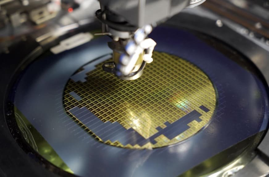 Challenges & Solutions in CNC Machining for Semiconductor Applications